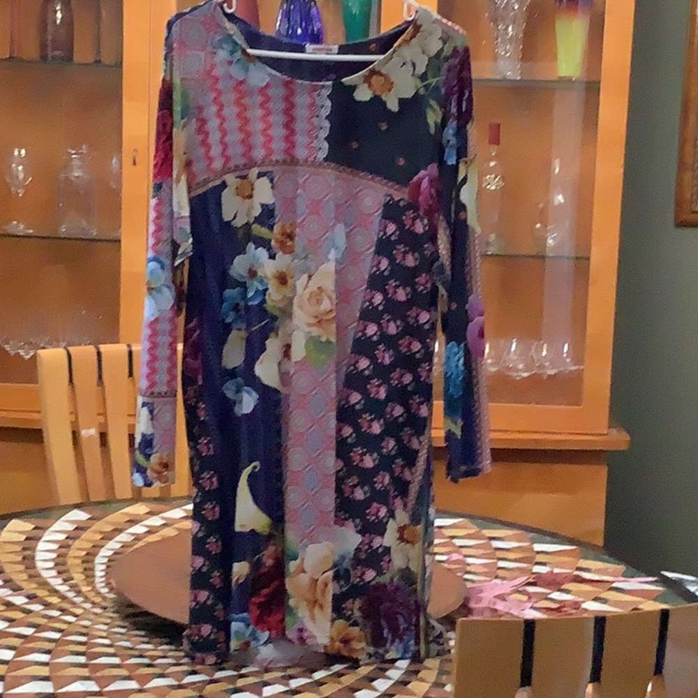 Johnny was dress EUC beautiful multi colored